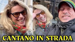 Eros Ramazzotti e Michelle Hunziker in giro per Milano fermano le persone in strada e Cantano