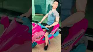 Barbie girls e ken passeando de motinha #shorts #barbie #brinquedos #barbieken