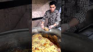 آشپز میگه قابلی چرب نیست، فقط یه کم برق افتاده روش! 🍛😂