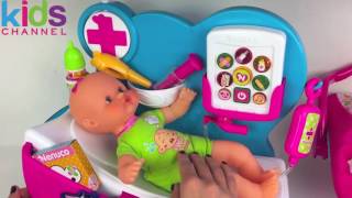 Kidschanel - Juguete Bebé Nenuco va al Médico le Pinchan Nenuco Medical Playset Doctor