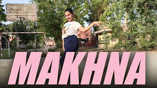 "MAKHNA" Dance | Dance on Makhna Bade miyan chote miyan | Madhuri dikshit | Riya Maheshwari dance