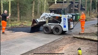 Bobcat 753 skid steer - smooth spreading skills