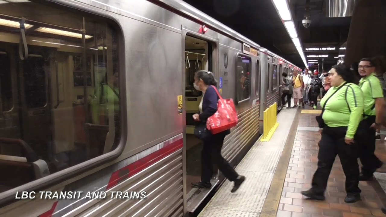 LA Metro Purple Line At 7th St Metro Center - YouTube