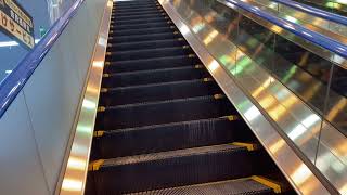 ヤマダ電機江東新砂店エスカレーター_escalator Yamada Denki Koto-Shinsuna shop Tokyo Japan