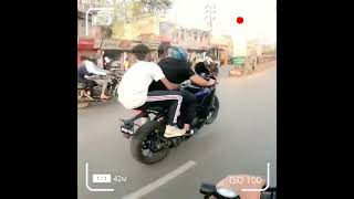 akibat ugal-ugalan dijalan raya India akhirnya jatuh jugakan