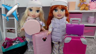 Elsa and Anna toddlers packing for Vacation ✈️