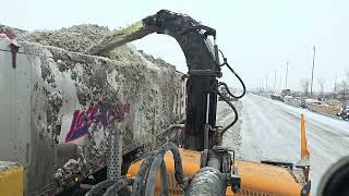 Déneigement à Montréal avec souffleuse Larue