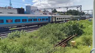 Pallavan Superfast Express Entering into Chennai Egmore. #chennai #karaikudi #tiruchy #pallavan