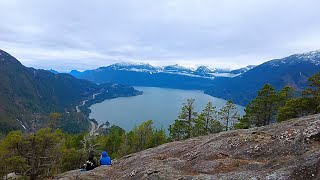 距温哥华1小时，需要爬铁索，攀铁梯才能登顶的山峰：Stawamus Chief Mountain