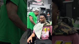 When the barber and his client high😂😂