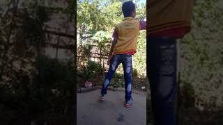 mummy kasam song। dance badi mind-blowing ladki fasai Bollywood movie Coolie No.1 Varun  Sara gourav