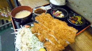 Approx. 8 times the Normal Size!? The Amazing Preparations at a Family-run Tonkatsu Restaurant!