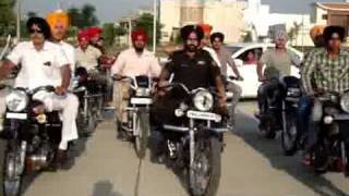 Manjit Singh ferozepuria Tying Turban While Riding ( First Time EVER ) World Record (94635-95040