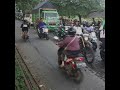 Berbahaya jika seperti ini.!! Jalan 2 arah jangan penuhi jalan