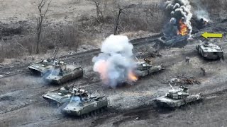 Accurate attack Ukrainian Javelin missiles destroy dozens Russian tanks in Bakhmut