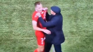 Triestina coach attacks his own player after he gets a red card - Serie C Triestina-Giana Erminio