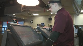 Hochul reminds New Yorkers of minimum wage increase in new year