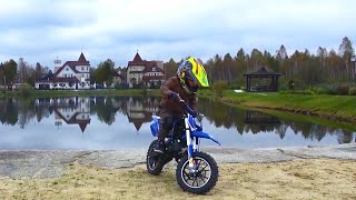 Senya and his Motorcycle Stunts for Kids