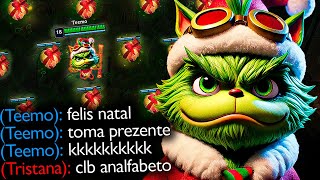 1 HORA DE TEEMO ENTREGANDO PRESENTES DE NATAL🎅