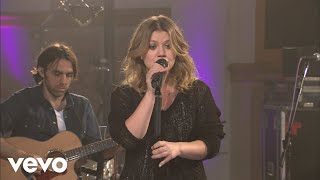 Download Mp3 Kelly Clarkson - Because Of You (Walmart Soundcheck 2009)