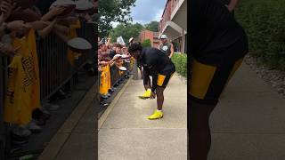 👀 Fan gets Patrick Queen’s cleats 👟 #herewego #steelers #nfl