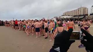 Neujahrsbaden auf der Insel Borkum