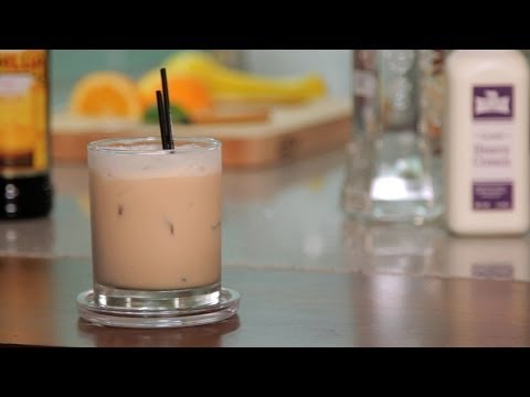 How to Make a White Russian | Cocktail Recipes How to Make a White Russian | Cocktail Recipes