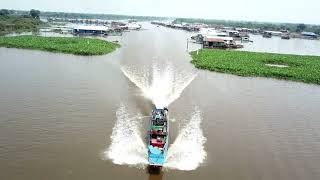 ទេសភាពភូមិស្ទឹងជ្រៅដែលជាភូមិអ្នកនេសាទភូមិបណ្តែតទឹកក្បែរបឹងទន្លេសាប