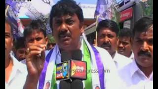 VSP : YSRCP leaders protest on RTC Charges hike at Narsipatnam Bus Station - 26th Oct 2015