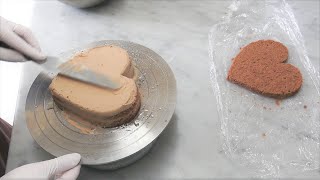 愛に包まれたい人へ♥誕生日バースデーケーキ　言葉がいらない愛のケーキ　ハートチョコレートケーキ版 ｜ビルソンローラーズ