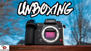 Panasonic Lumix S1H Unboxing and Initial Impressions!