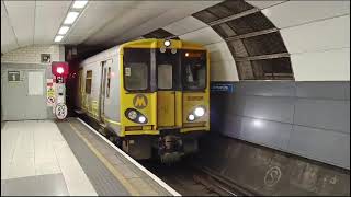 Merseyrail Class 508 (125) arriving into Moorfields - Northern Line