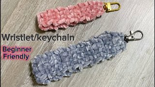 How to crochet easy and fast beginner friendly wristlet keychain tutorial step by step