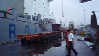 Chipolbrok Breakbulk Discharge in Qingdao, China