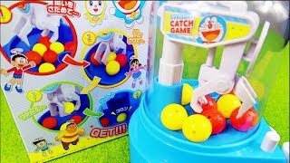 doraemon catch game ドラえもんのクレーンゲームで玉がコロコロ