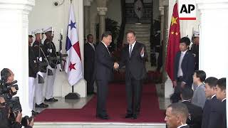 Chinese President Xi meets Panama President Varela