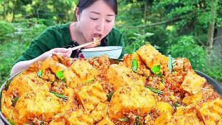 小雨今天弄個下飯利器麻婆豆腐，拌上肉末撒上靈魂花椒麵，拌飯的最佳選擇【市民朱小雨】