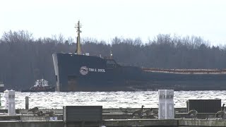 Cargo ship stranded in St. Lawrence river is still stuck