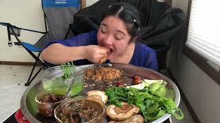 Today I eat rice with Karen traditional food တနံၤအံၤယအီၣ်မ့ၤဒီးကညီတၢ်အီၣ်လၢအဝံၣ်ကတၢၢ်