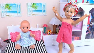 Mama and baby dolls family morning routine stories I PLAY DOLLS