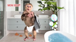 Mynu itchy when pooped in diaper and asked Mom bath