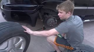 GMC Envoy Tire Change