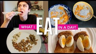 WHAT I EAT IN A DAY! 🍣🥩🍞🍌☕️