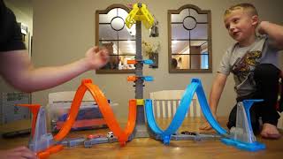 HOT WHEELS Loop and Launch - Grant and John's Toy Review