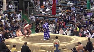 貴公俊が本日から休場で不戦勝の勝ち名乗りを受ける白鷹山／貴公俊-白鷹山/2018.3.19(16)/takayoshitoshi-hakuyozan/day9 #sumo