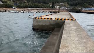 鹿児島県鹿屋市古江新港赤堤防を散歩してます。