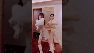 【抖音小姐姐】【BY2girl】差点儿拐到脚#by2#日不落漫不经心舞#阴阳怪气姐姐体