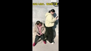 逗逗儿媳妇看她蒙不蒙