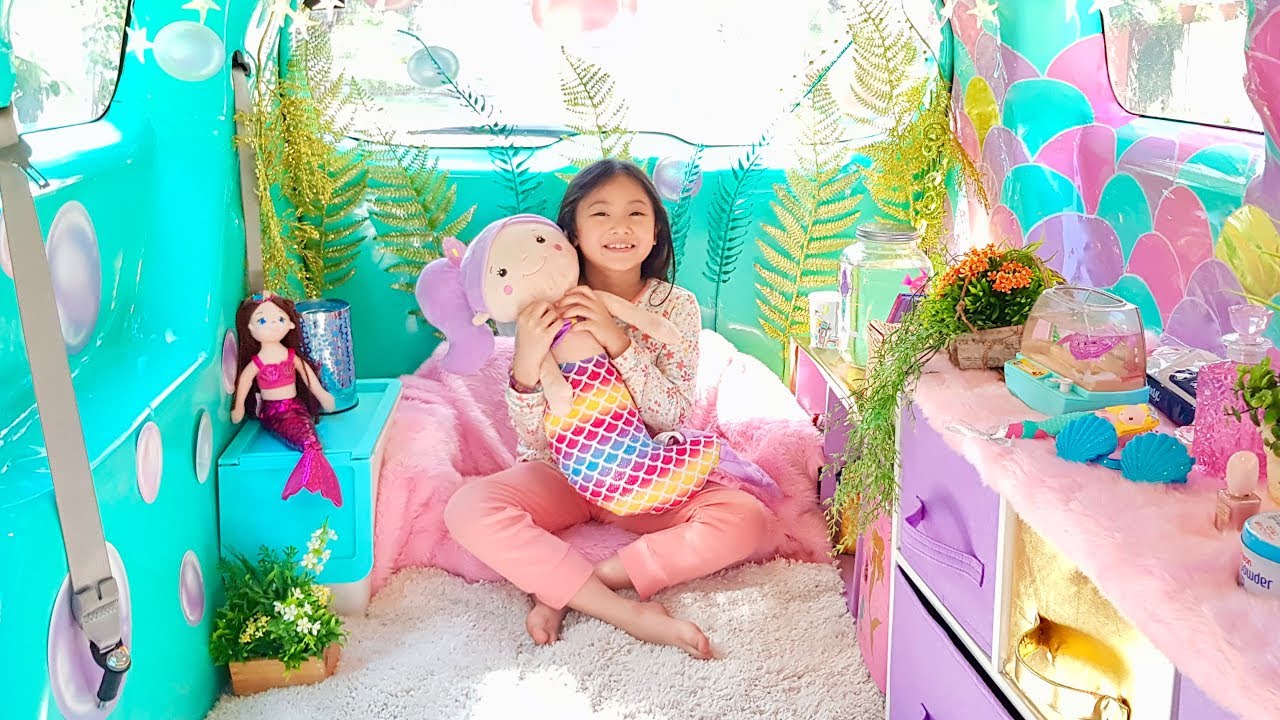 Bug On School Days Vs Weekends Youtube