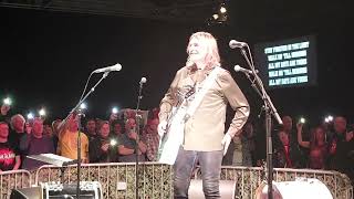 Mike Peters (The Alarm) - Walk Forever By My Side/A Breed Apart (The Gathering, Llandudno 27.01.23)